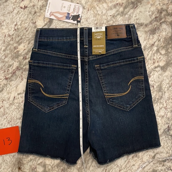 Signature Levi Strauss High Rise Shortie Gold - Picture 5 of 6
